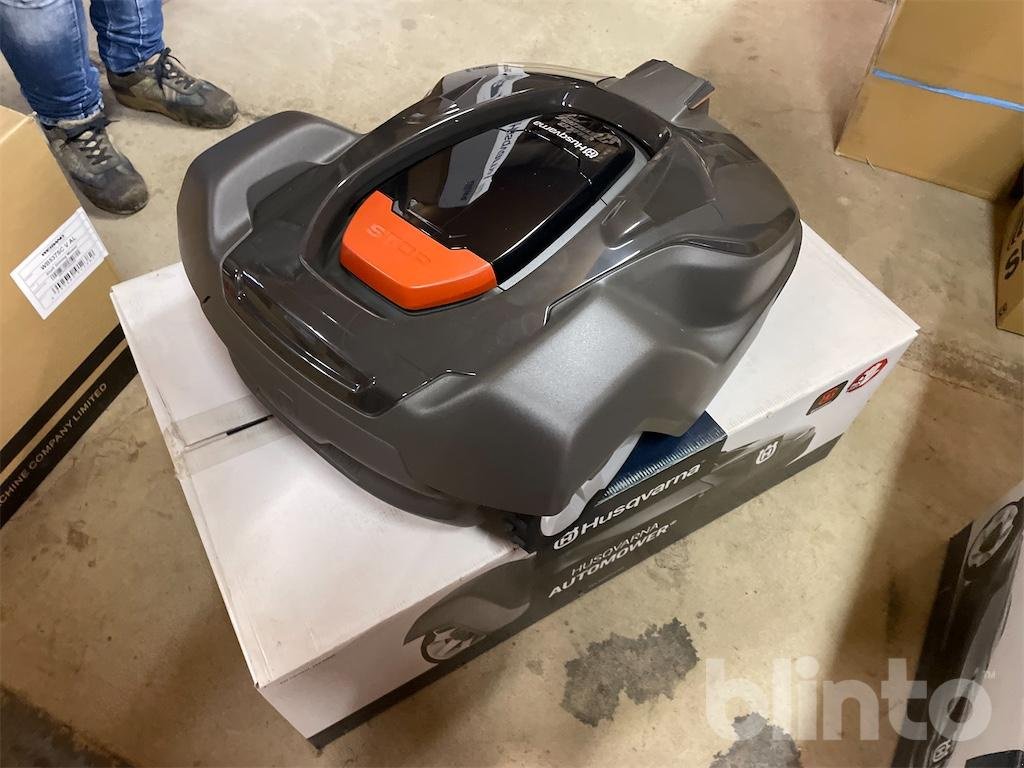 Mähroboter des Typs Husqvarna 450X, Gebrauchtmaschine in Düsseldorf (Bild 4)