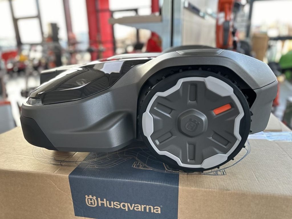 Mähroboter des Typs Husqvarna AM 430X NERA Automower, Neumaschine in St. Marienkirchen (Bild 6)