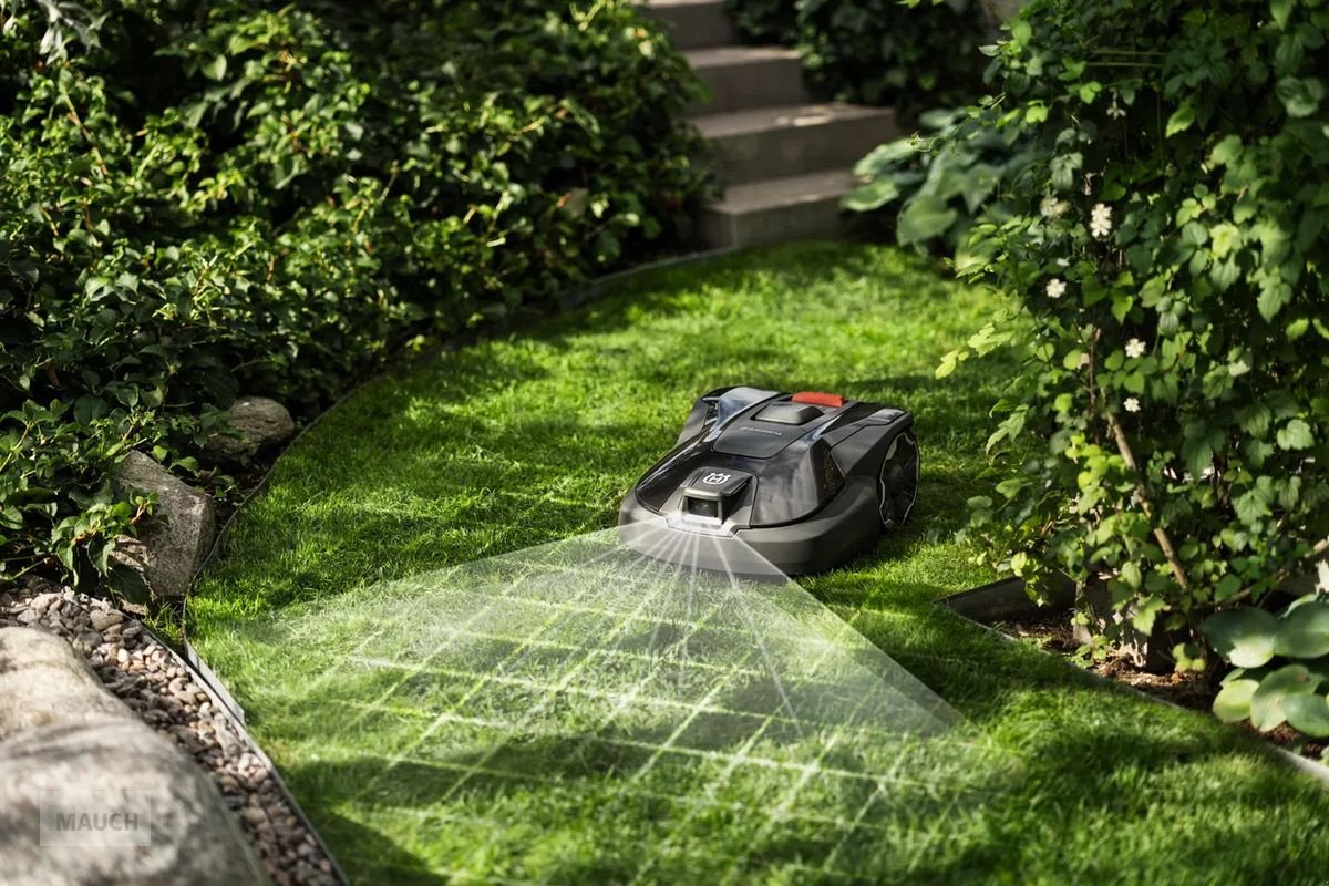 Mähroboter of the type Husqvarna Automower 308V mit Kamera 800m³, Neumaschine in Eben (Picture 7)