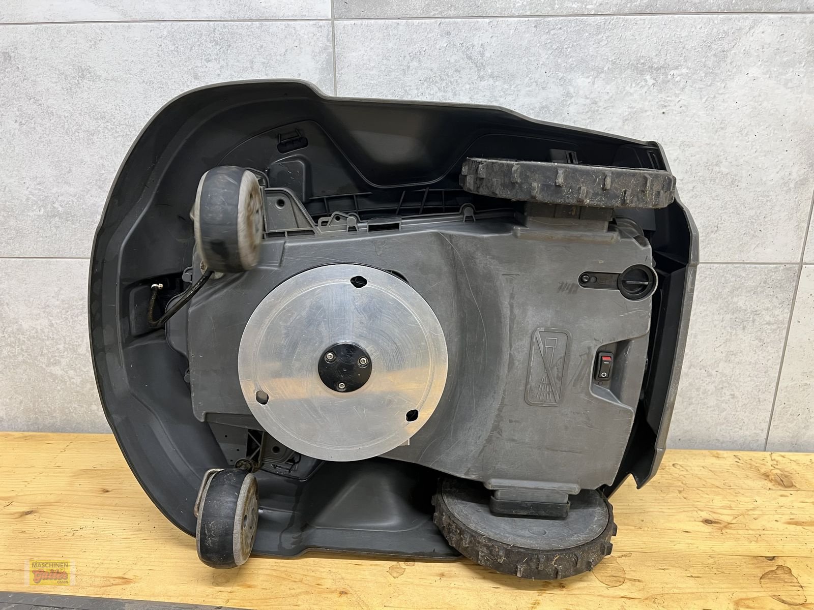 Mähroboter des Typs Husqvarna Automower 310, Gebrauchtmaschine in Kötschach (Bild 7)