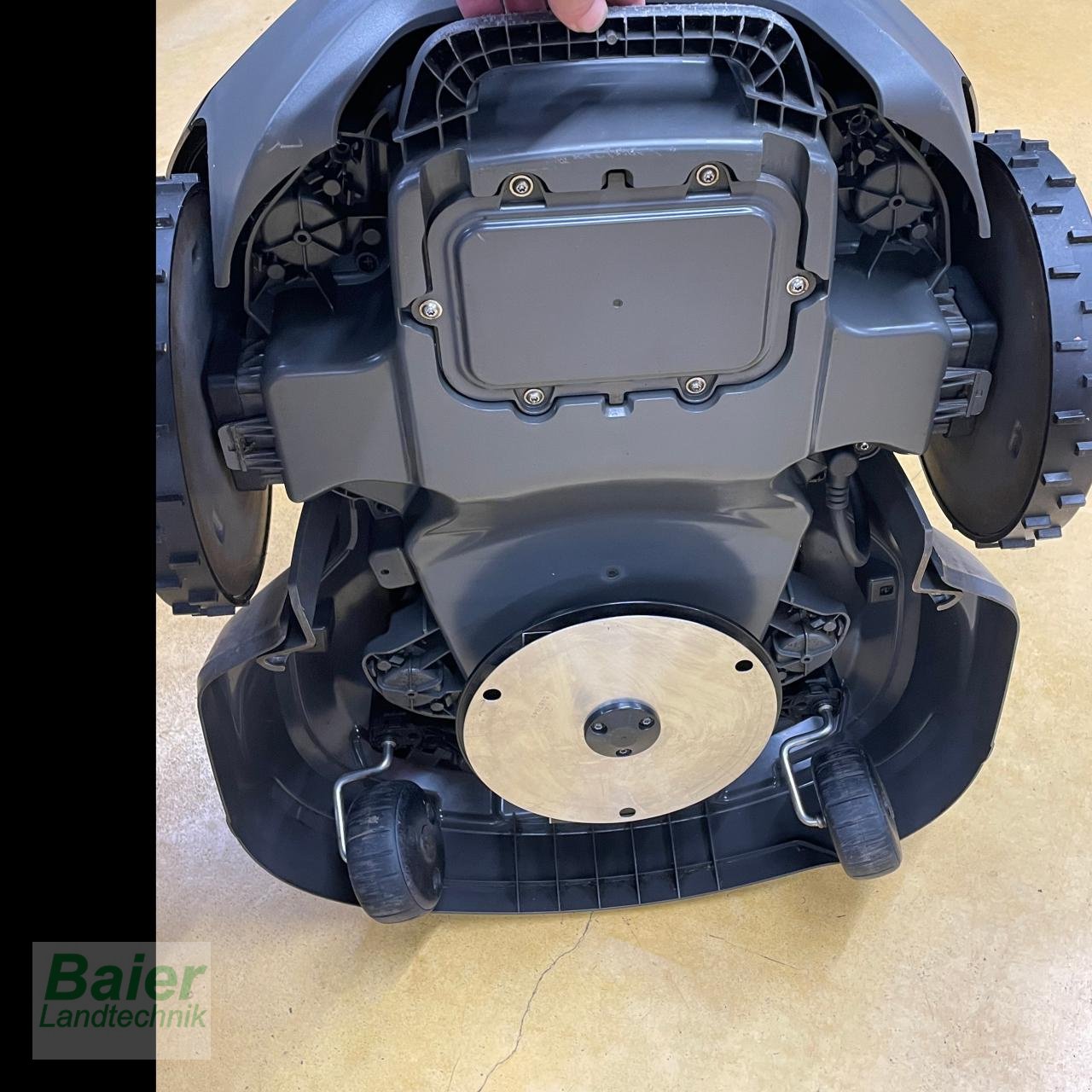 Mähroboter des Typs Husqvarna Automower® 320 NERA, Gebrauchtmaschine in OBERNDORF-HOCHMOESSINGEN (Bild 4)