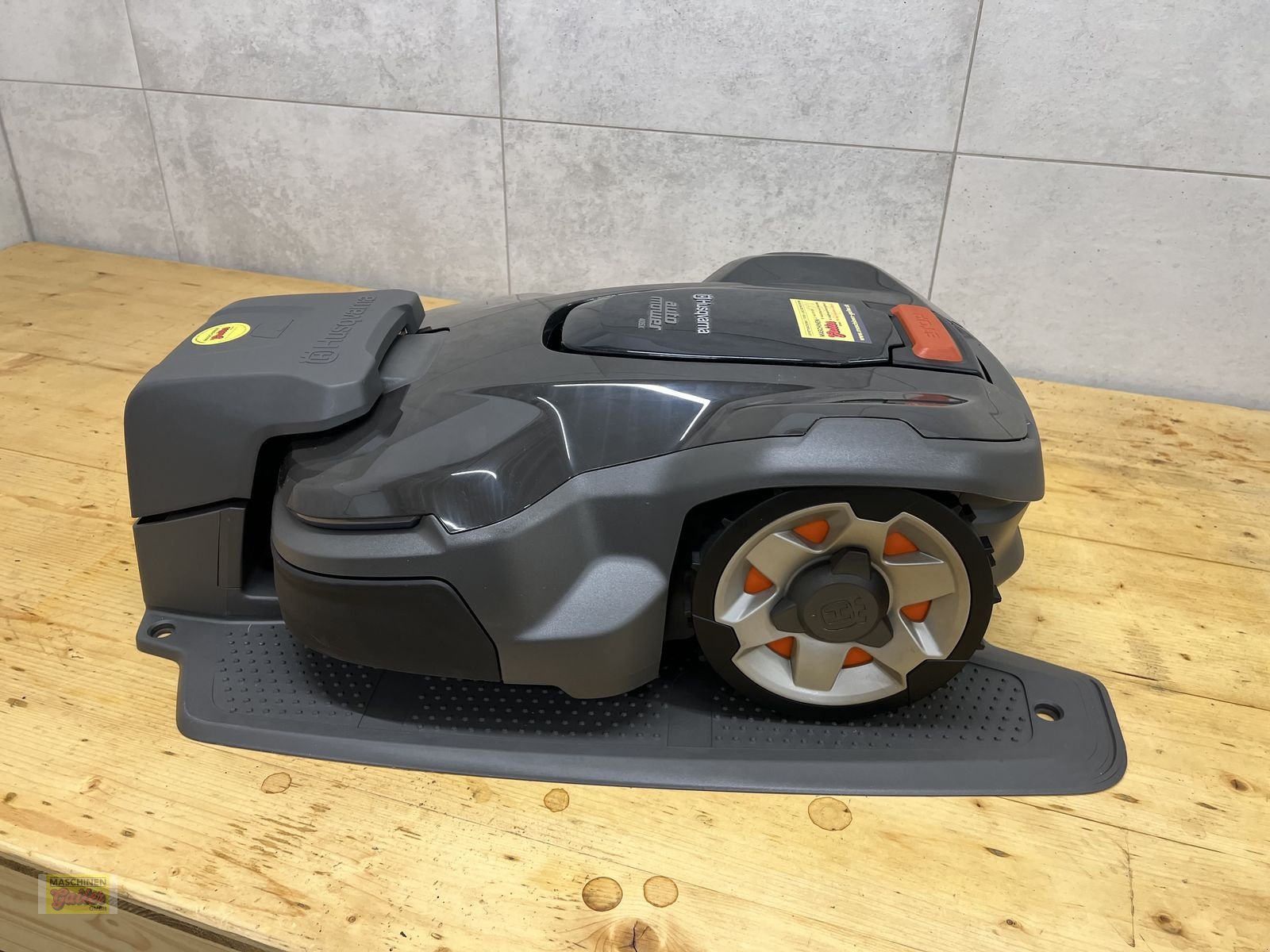 Mähroboter des Typs Husqvarna Automower 405 X, Neumaschine in Kötschach (Bild 1)