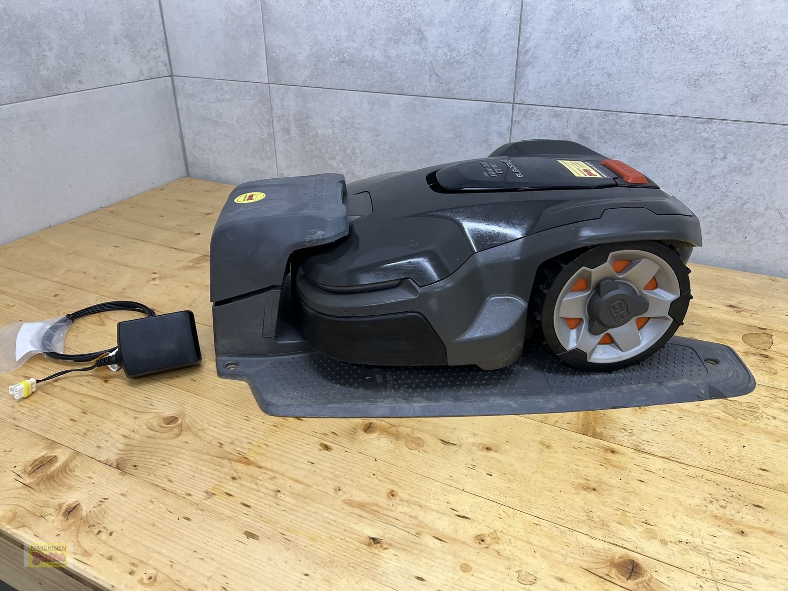 Mähroboter des Typs Husqvarna Automower 415 X, Gebrauchtmaschine in Kötschach (Bild 1)