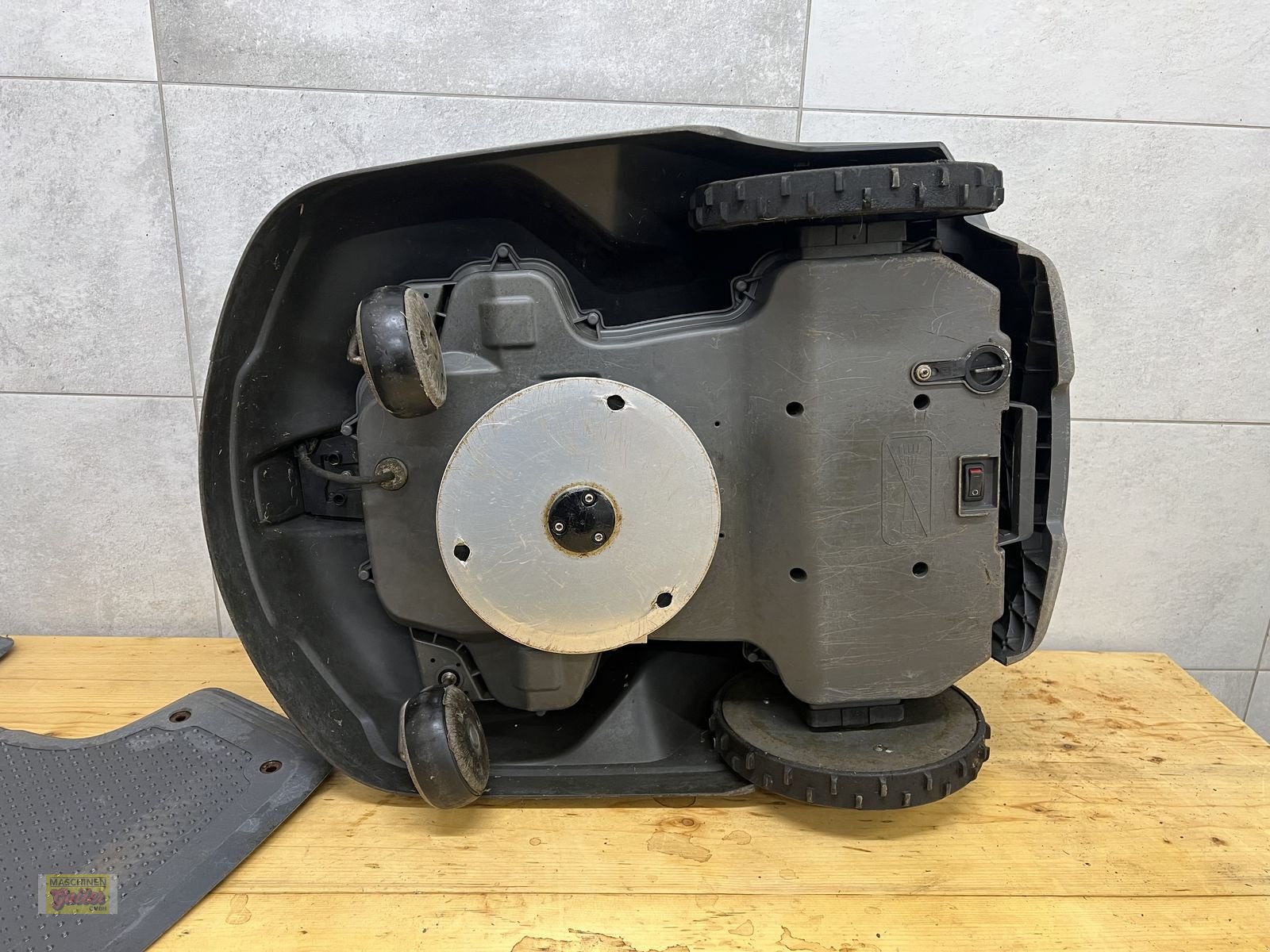 Mähroboter des Typs Husqvarna Automower 420, Gebrauchtmaschine in Kötschach (Bild 8)