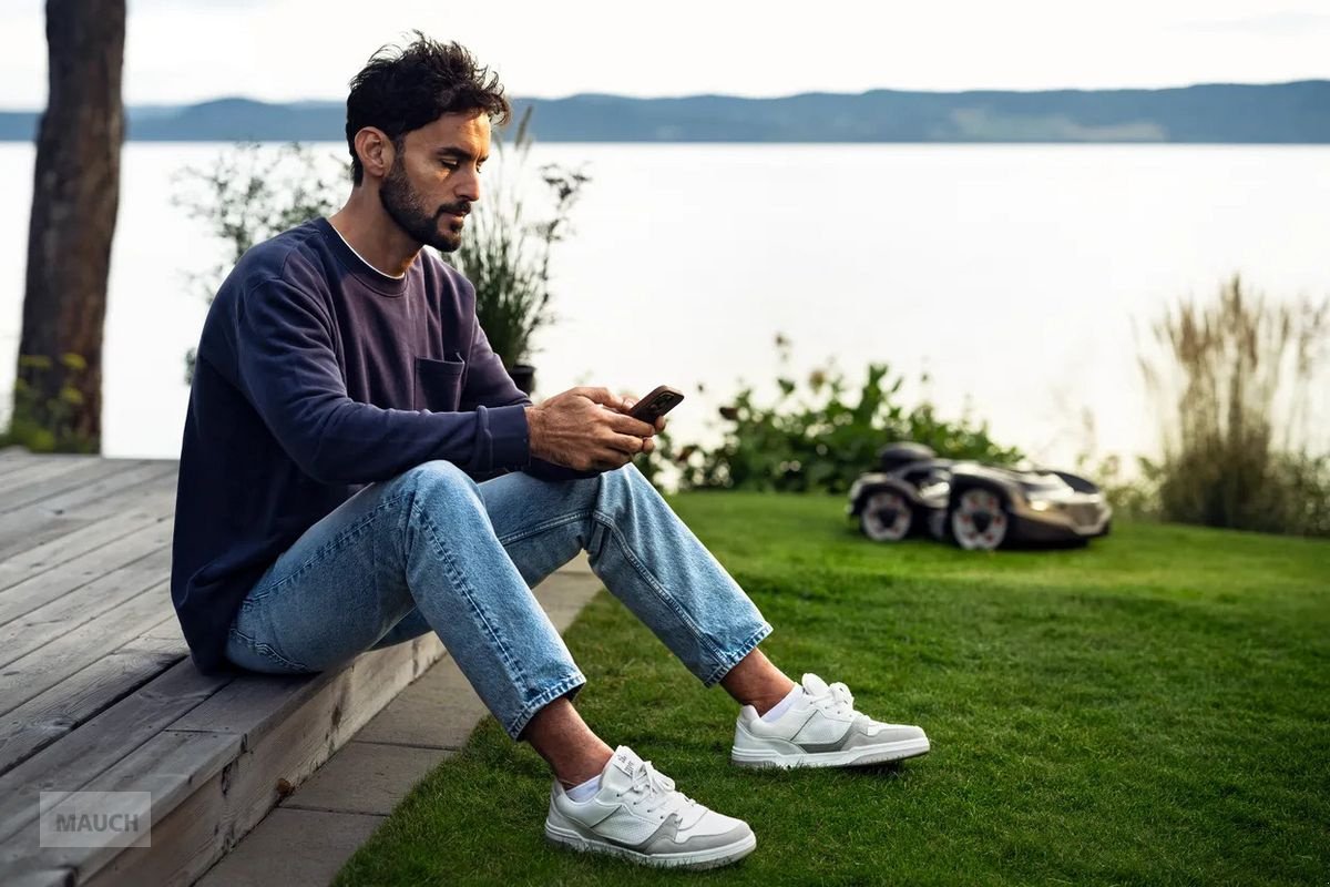 Mähroboter of the type Husqvarna Automower 435X AWD NERA 5000m², Neumaschine in Eben (Picture 4)