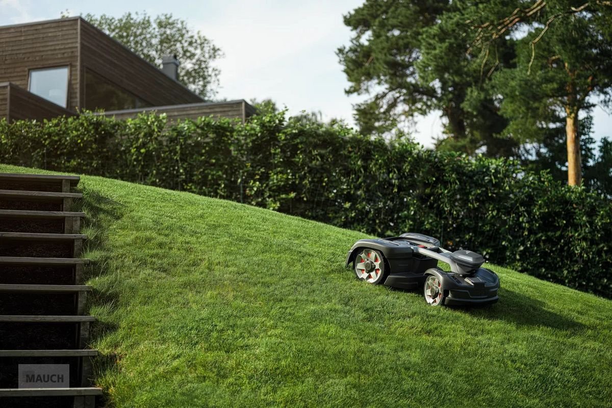 Mähroboter of the type Husqvarna Automower 435X AWD NERA 5000m², Neumaschine in Eben (Picture 2)
