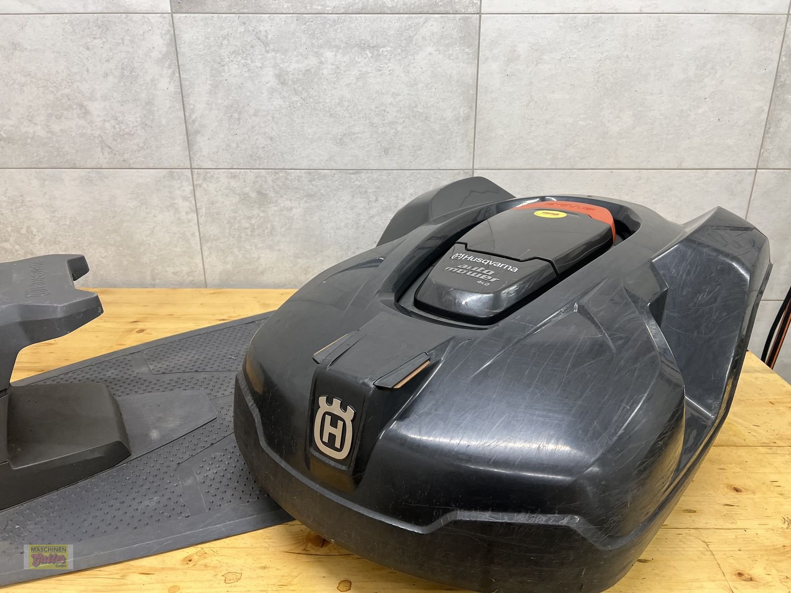 Mähroboter des Typs Husqvarna Automower 440 mit Connect, Gebrauchtmaschine in Kötschach (Bild 3)