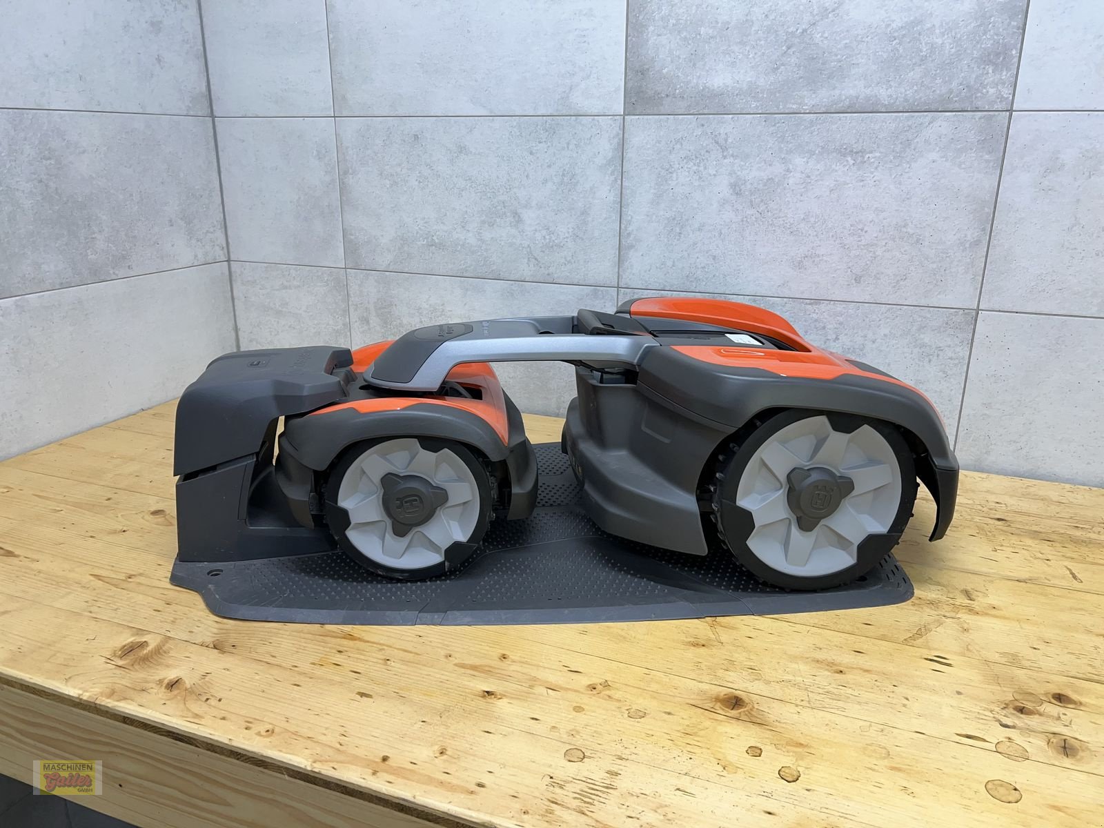 Mähroboter des Typs Husqvarna Automower 535 AWD, Neumaschine in Kötschach (Bild 1)