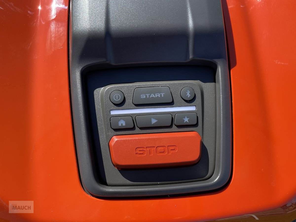 Mähroboter des Typs Husqvarna Ceora 546 EPOS Golfplatz & Sportplatzmäher, Neumaschine in Burgkirchen (Bild 3)