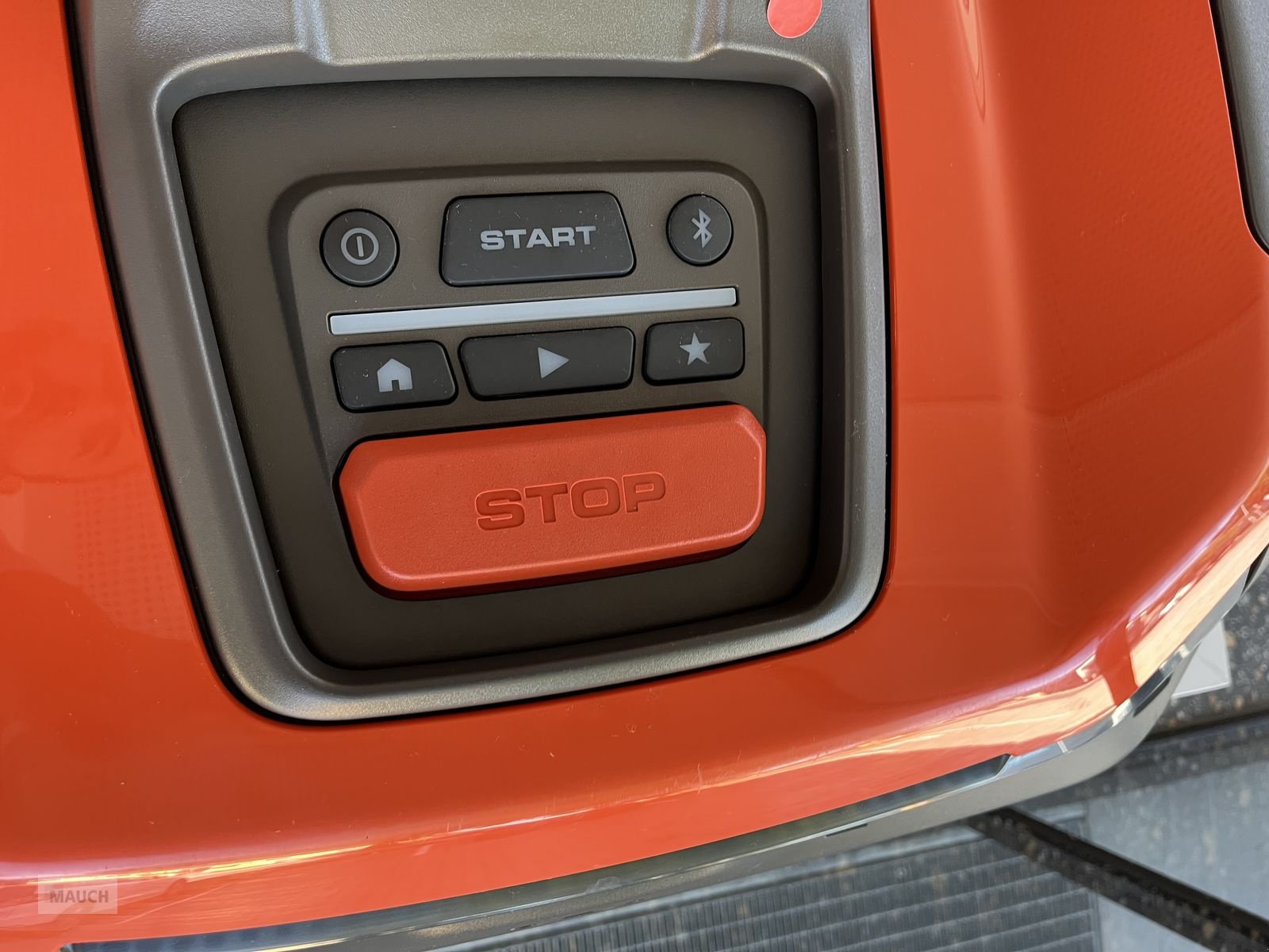 Mähroboter des Typs Husqvarna Ceora 546 EPOS mit 43L Mähdeck, Gebrauchtmaschine in Burgkirchen (Bild 10)