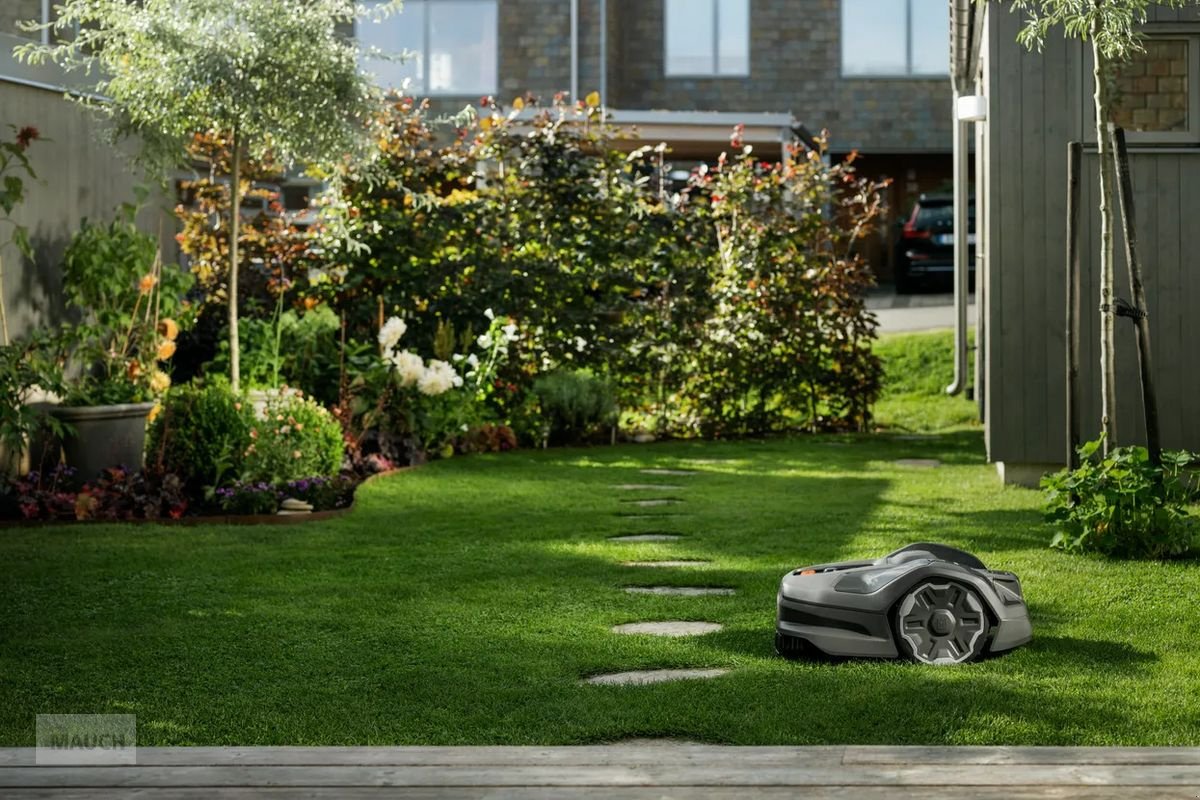 Mähroboter of the type Husqvarna Husqvarna Automower 305E NERA 900m², Neumaschine in Eben (Picture 4)