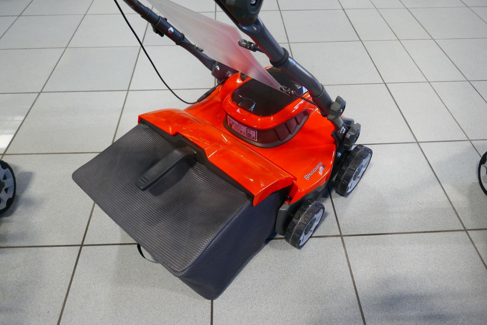 Mähroboter des Typs Husqvarna S138i Akku Vertikutierer, Gebrauchtmaschine in Villach (Bild 6)