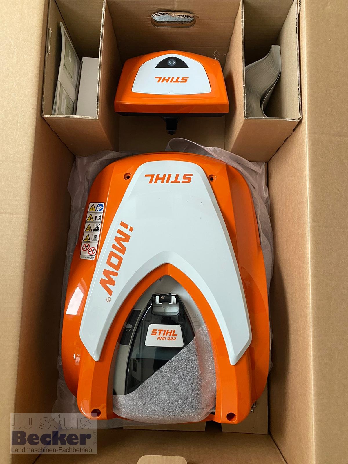 Mähroboter des Typs Stihl RMI 422, Neumaschine in Weimar-Niederwalgern (Bild 3)