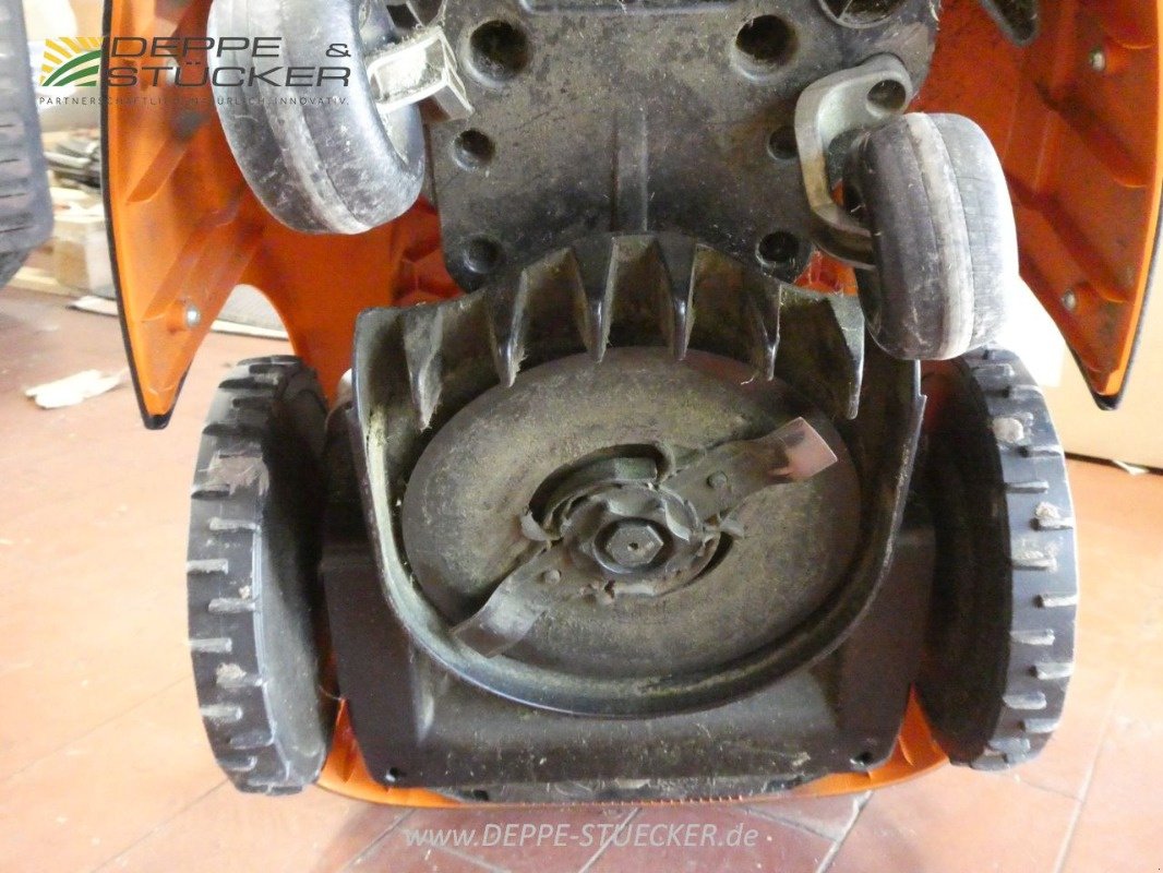 Mähroboter des Typs Viking MI 422 P, Gebrauchtmaschine in Lauterberg/Barbis (Bild 8)