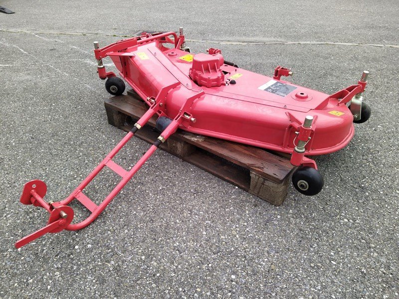 Mähtrak & Bergtrak del tipo Massey Ferguson LN036, Vorführmaschine In Schaffhausen (Immagine 1)