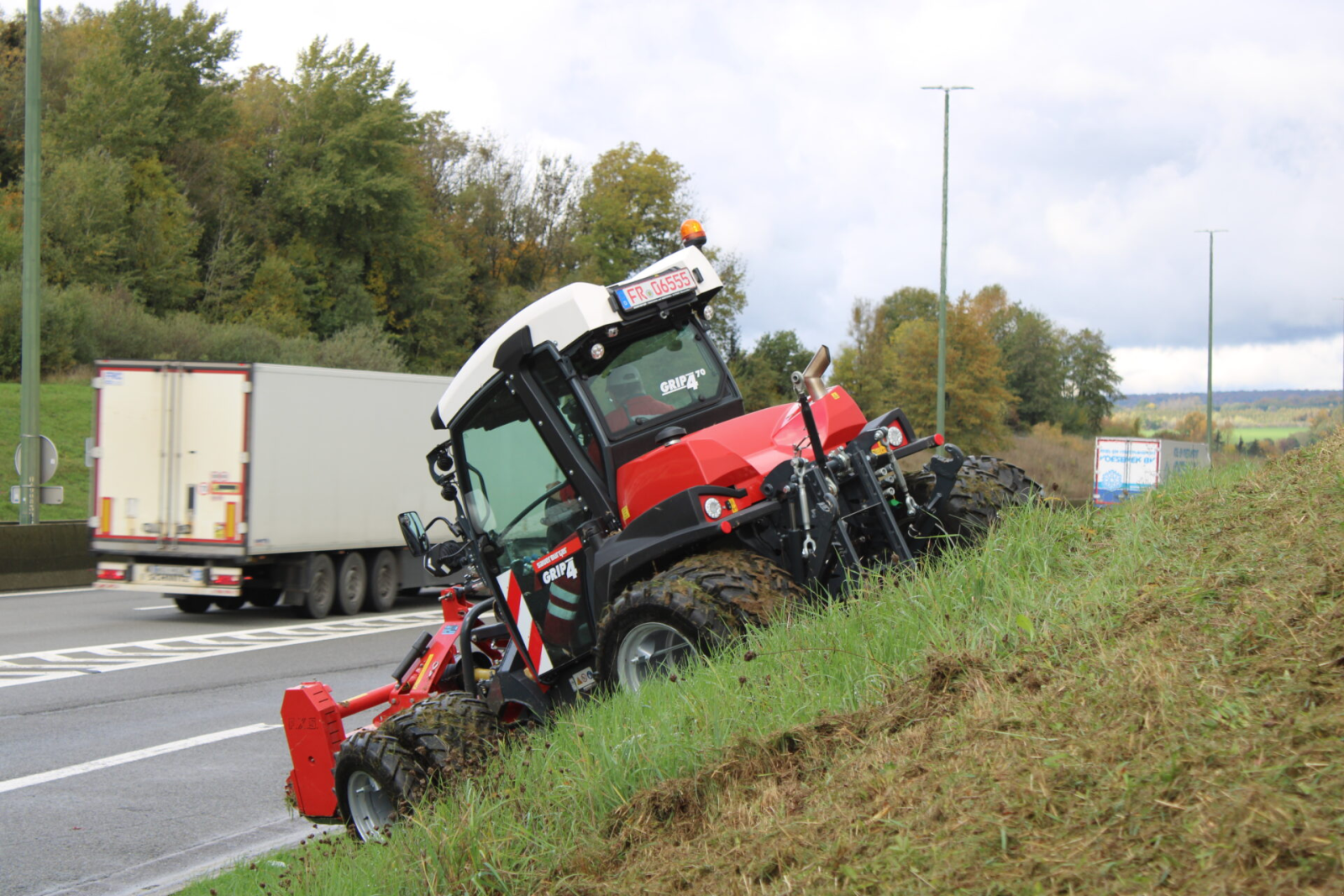 Mähtrak & Bergtrak tip Sauerburger Hangschlepper (alle Modelle), Neumaschine in Wiedemar (Poză 7)
