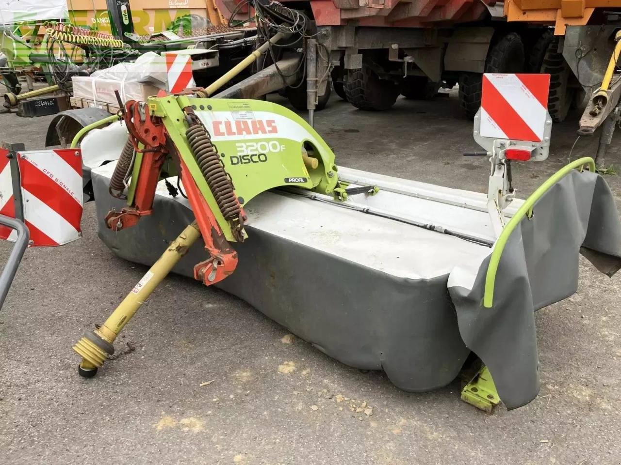 Mähwerk Türe ait CLAAS faucheuse frontale disco 3200f, Gebrauchtmaschine içinde BLENDECQUES (resim 1)