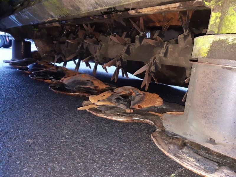 Mähwerk des Typs CLAAS MÄHWERK DISCO 1100 C + 3200 FC, Gebrauchtmaschine in Grimma (Bild 25)