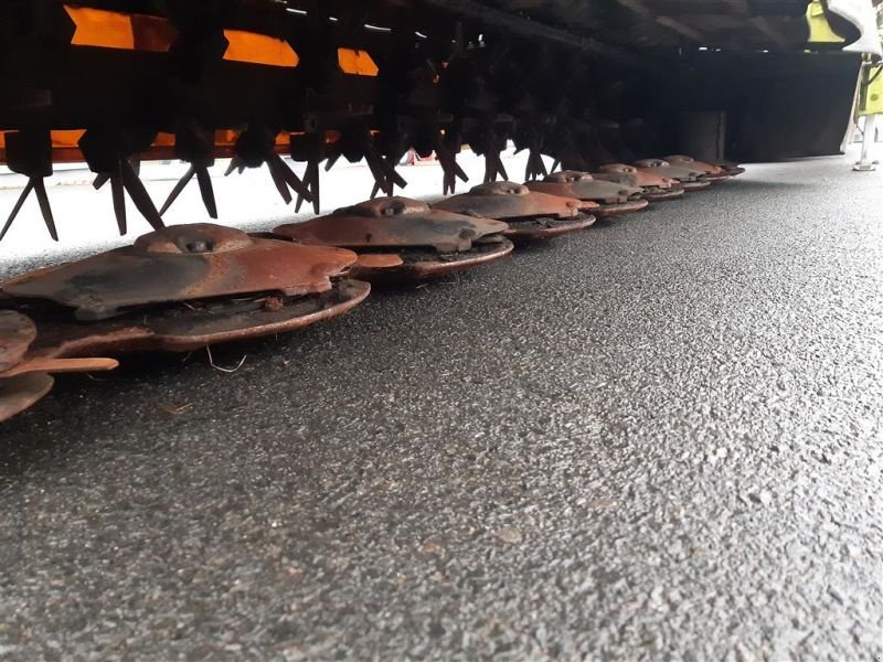 Mähwerk des Typs CLAAS MÄHWERK DISCO 1100 C + 3200 FC, Gebrauchtmaschine in Grimma (Bild 11)