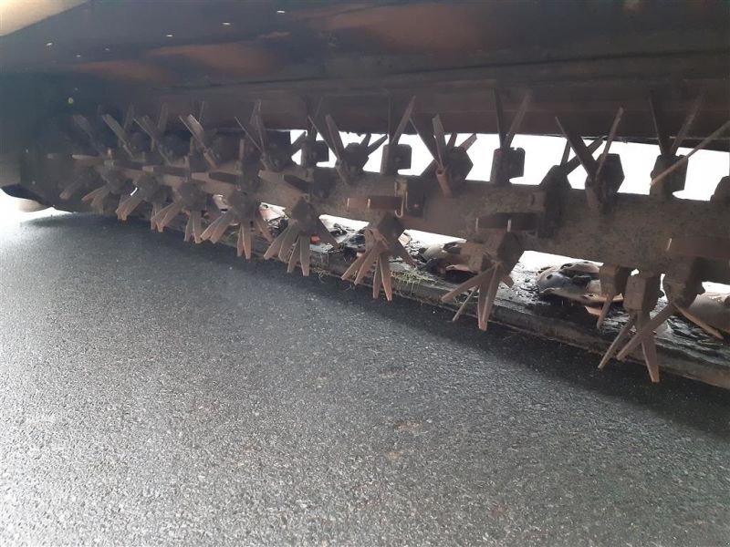 Mähwerk des Typs CLAAS MÄHWERK DISCO 1100 C + 3200 FC, Gebrauchtmaschine in Grimma (Bild 16)