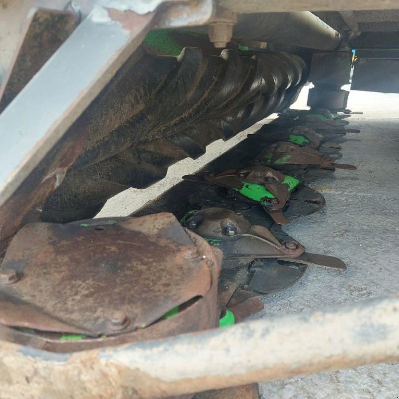 Mähwerk типа Deutz-Fahr 832 T PRO, Gebrauchtmaschine в AUMONT AUBRAC (Фотография 3)