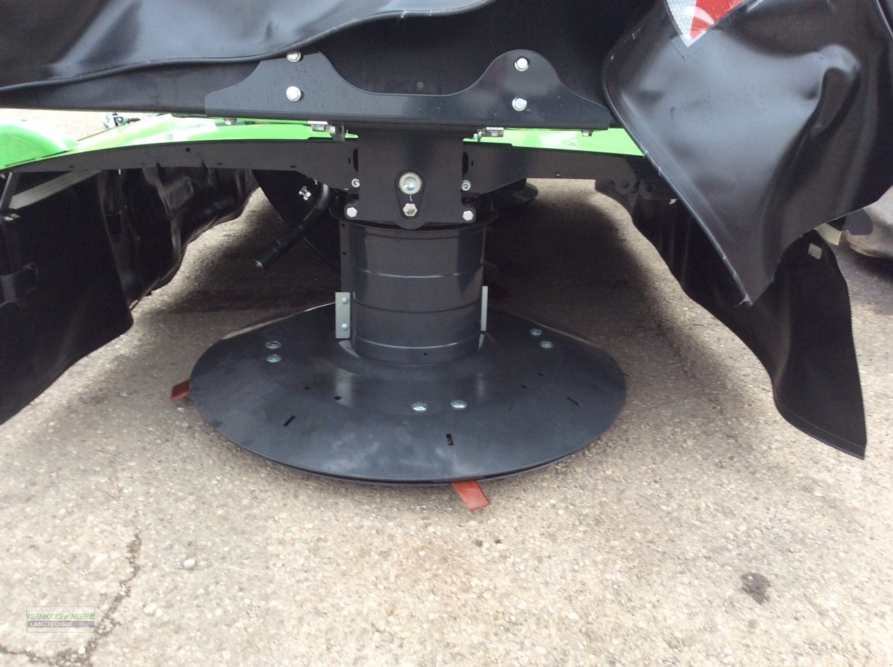 Mähwerk van het type Deutz-Fahr DrumMaster 730 F -mit starrem Anbaubock-, Neumaschine in Diessen (Foto 7)