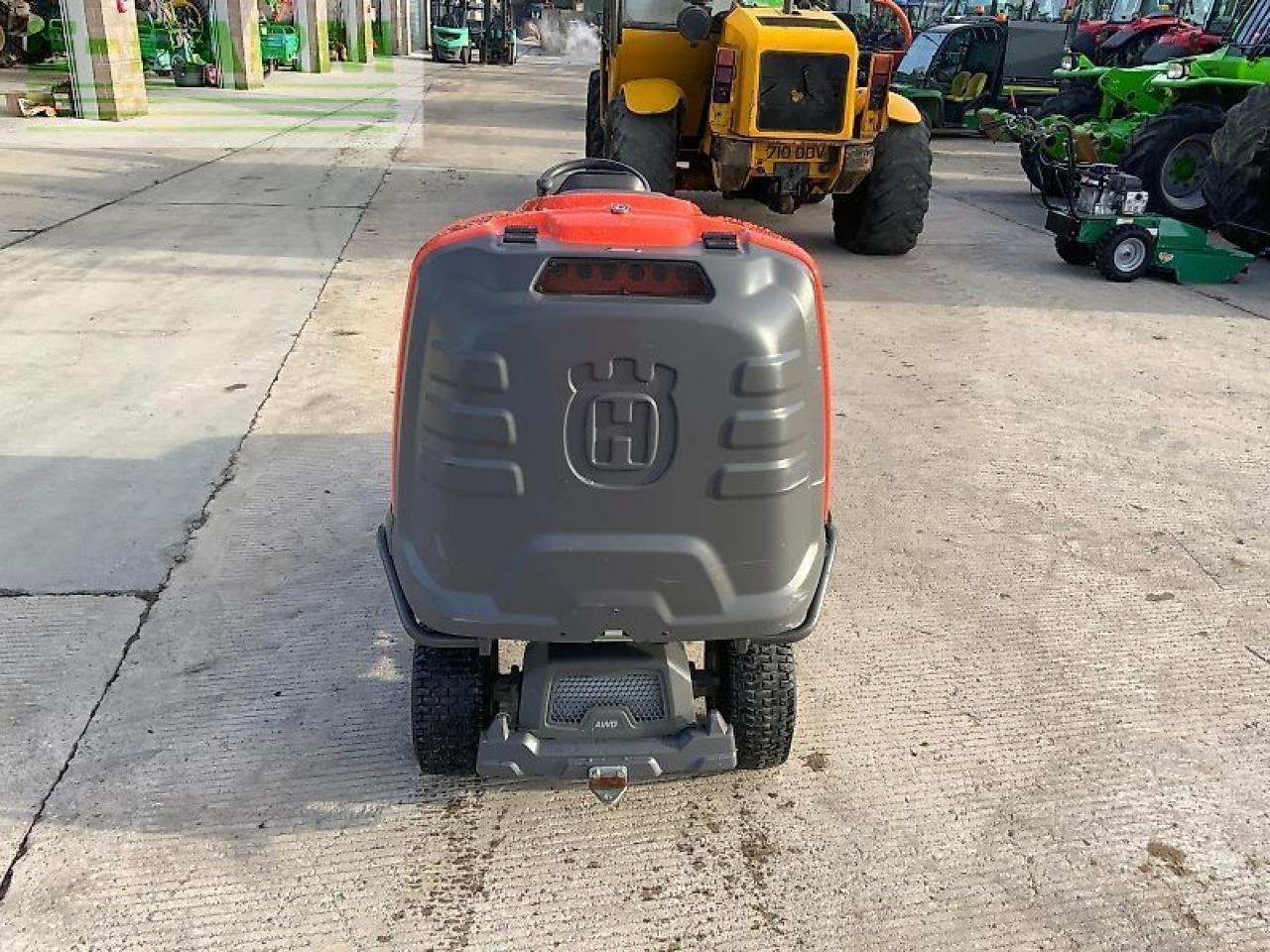 Mähwerk типа Husqvarna rc 320ts awd out front mower (st25424), Gebrauchtmaschine в SHAFTESBURY (Фотография 7)