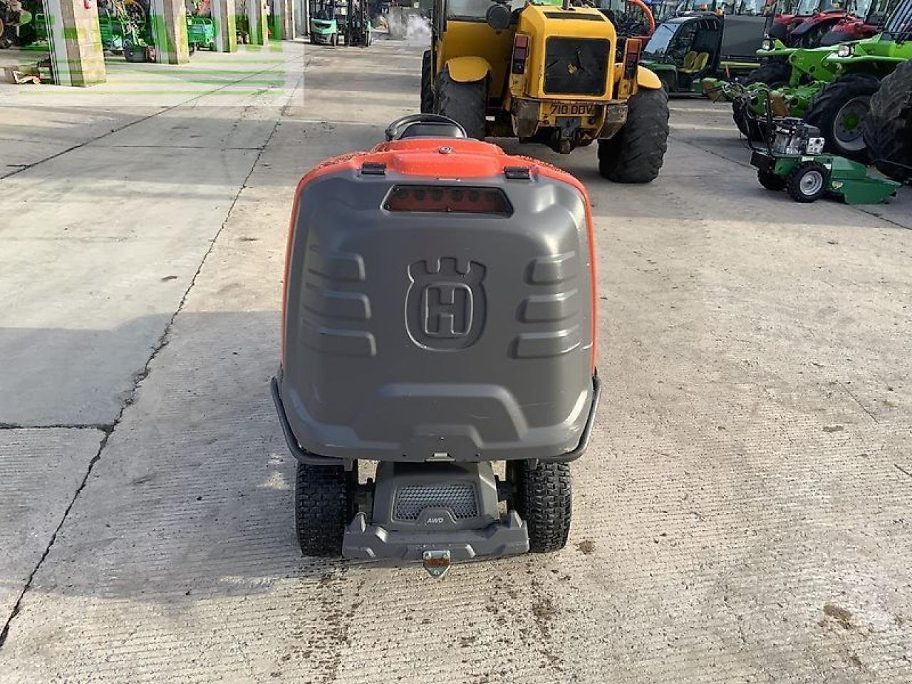 Mähwerk типа Husqvarna rc 320ts awd out front mower (st25424), Gebrauchtmaschine в SHAFTESBURY (Фотография 7)