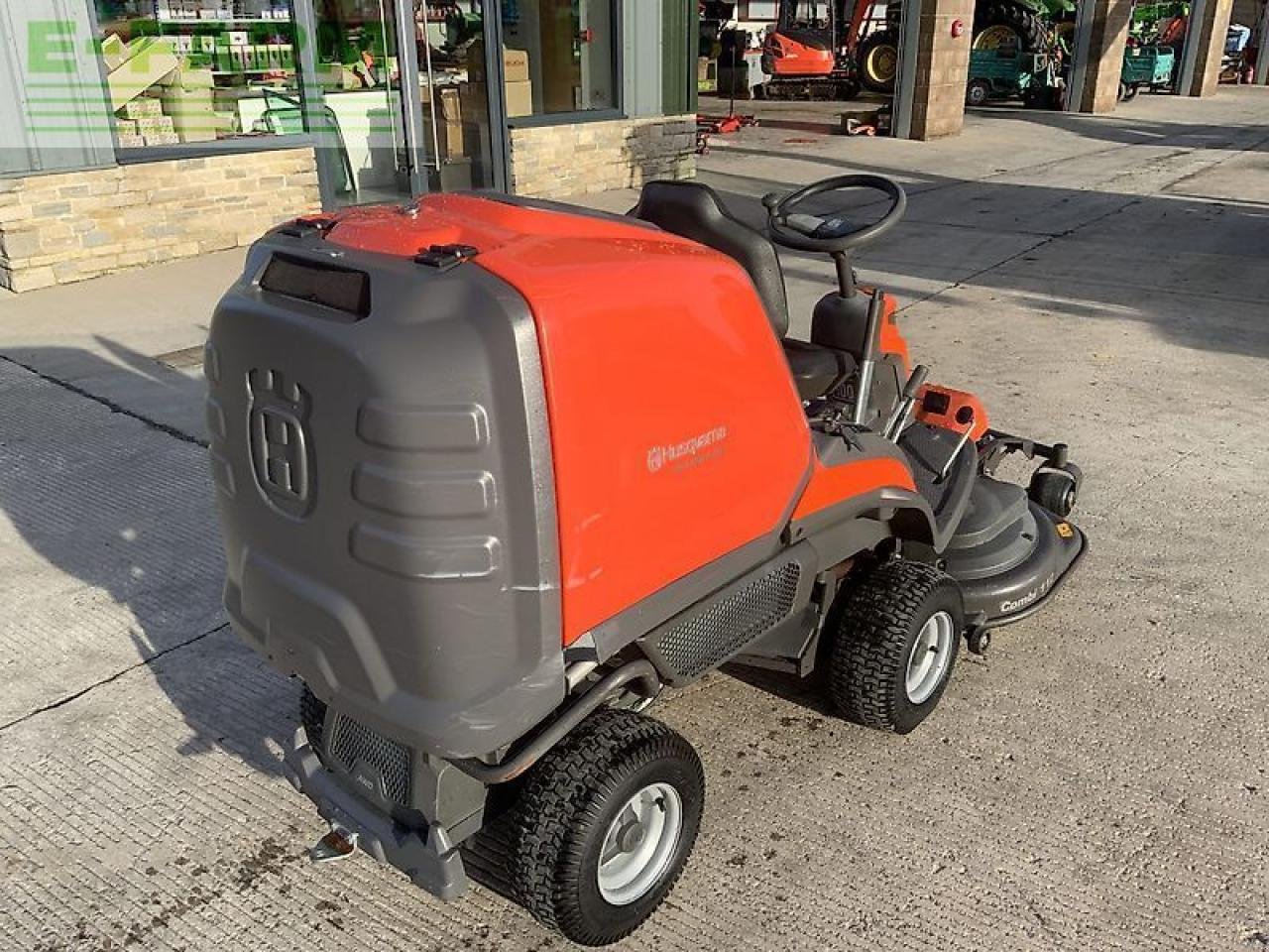 Mähwerk типа Husqvarna rc 320ts awd out front mower (st25424), Gebrauchtmaschine в SHAFTESBURY (Фотография 10)