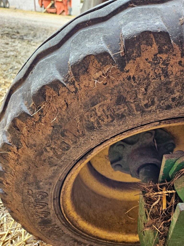 Mähwerk typu John Deere 1365, Gebrauchtmaschine v MANDRES-SUR-VAIR (Obrázok 5)