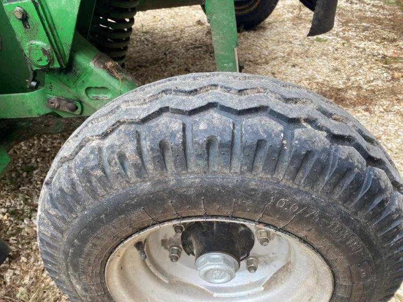 Mähwerk des Typs John Deere 1365, Gebrauchtmaschine in SAINT-GERMAIN DU PUY (Bild 10)