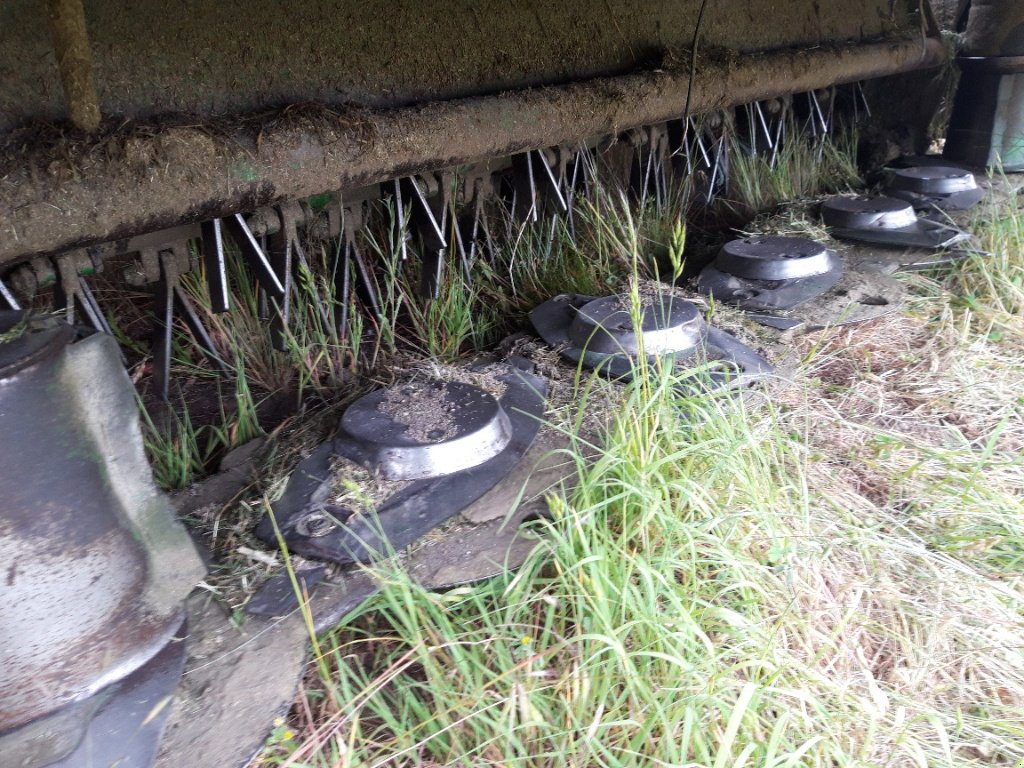 Mähwerk типа John Deere 328 A, Gebrauchtmaschine в BRAS SUR MEUSE (Фотография 3)