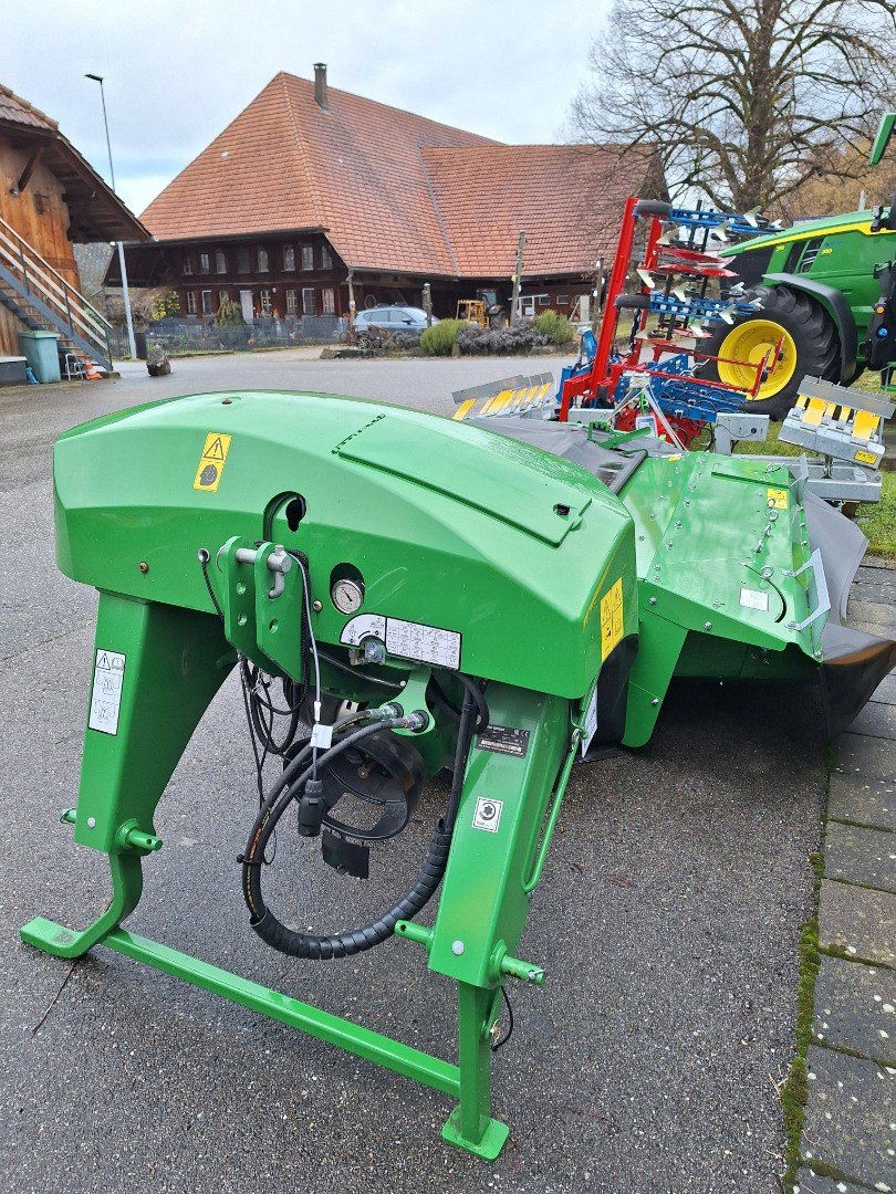 Mähwerk du type John Deere 328 A, Ausstellungsmaschine en Ersingen (Photo 2)