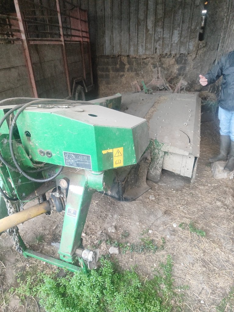 Mähwerk типа John Deere 331, Gebrauchtmaschine в Eton (Фотография 1)