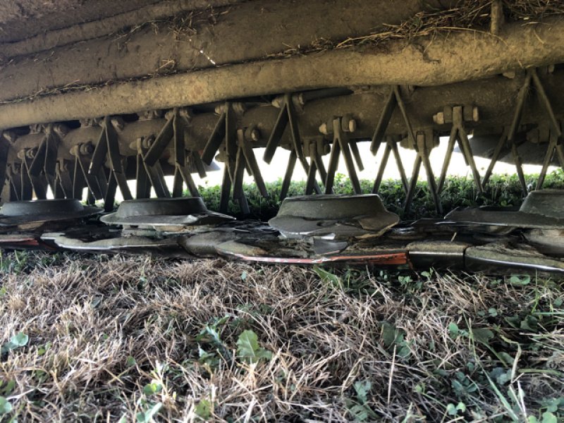 Mähwerk des Typs John Deere 331, Gebrauchtmaschine in Varennes le Grand (Bild 3)