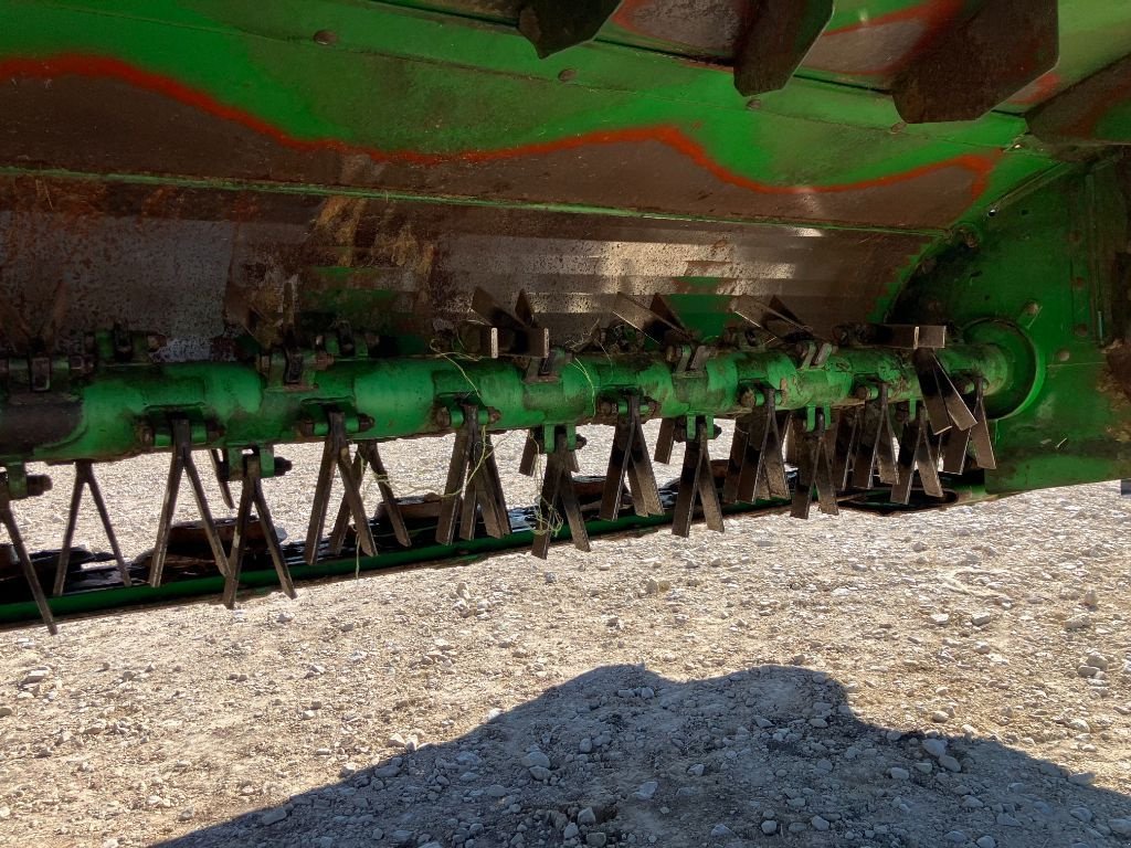 Mähwerk del tipo John Deere 331, Gebrauchtmaschine In VIRECOURT (Immagine 9)
