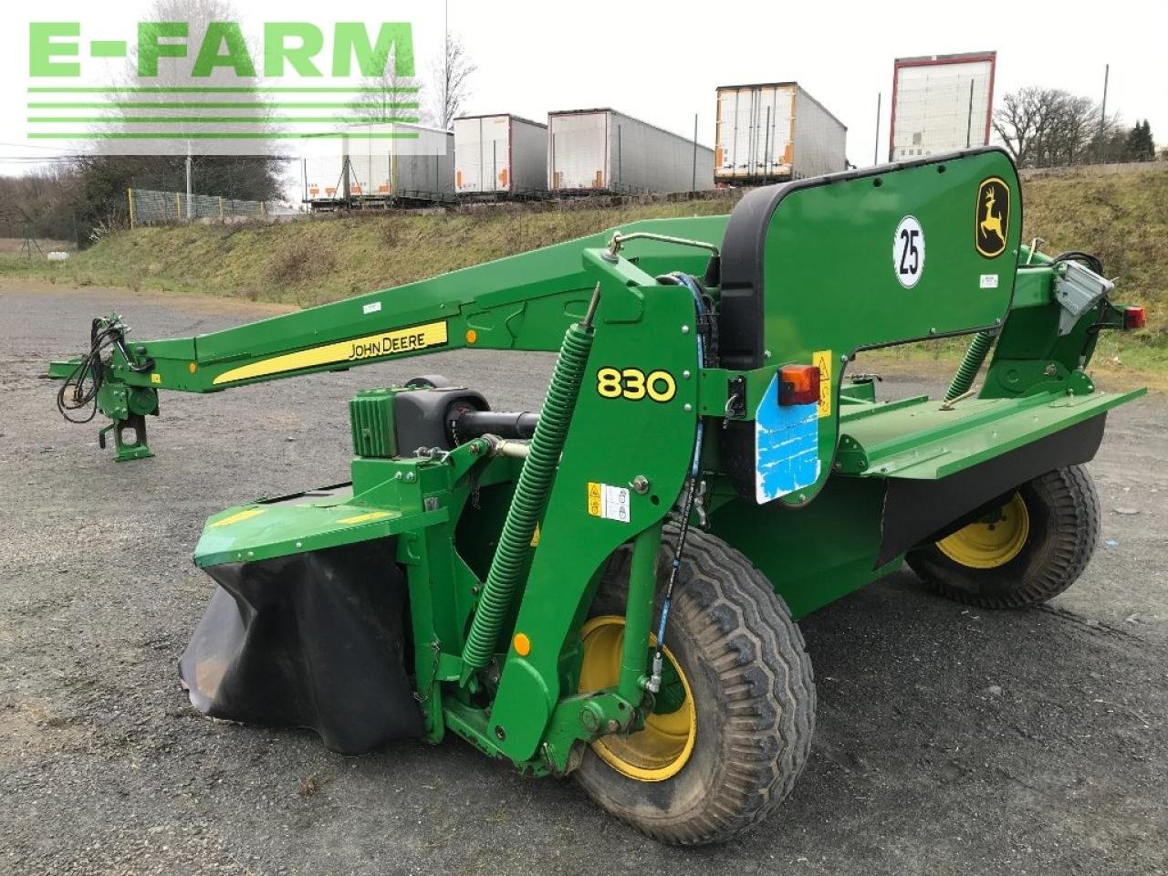 Mähwerk типа John Deere 830, Gebrauchtmaschine в Ytrac (Фотография 4)