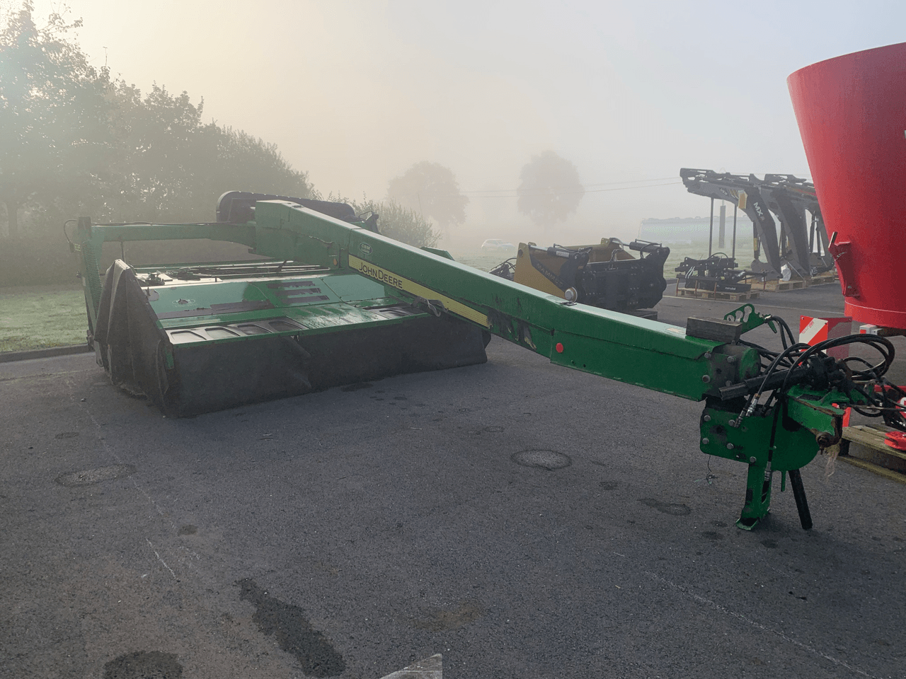 Mähwerk typu John Deere 835, Gebrauchtmaschine v ISIGNY-LE-BUAT (Obrázek 1)