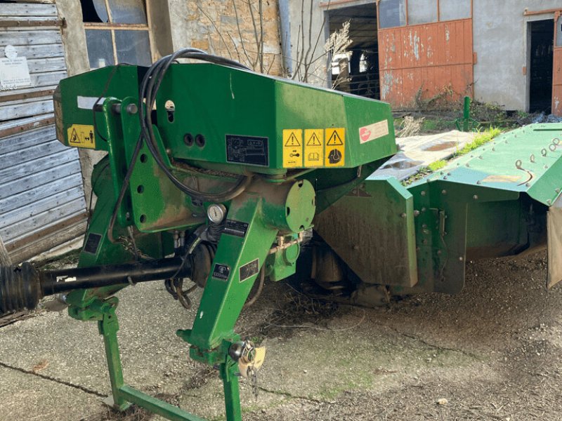 Mähwerk del tipo John Deere J-D 331, Gebrauchtmaschine en Hauteroche (Imagen 1)