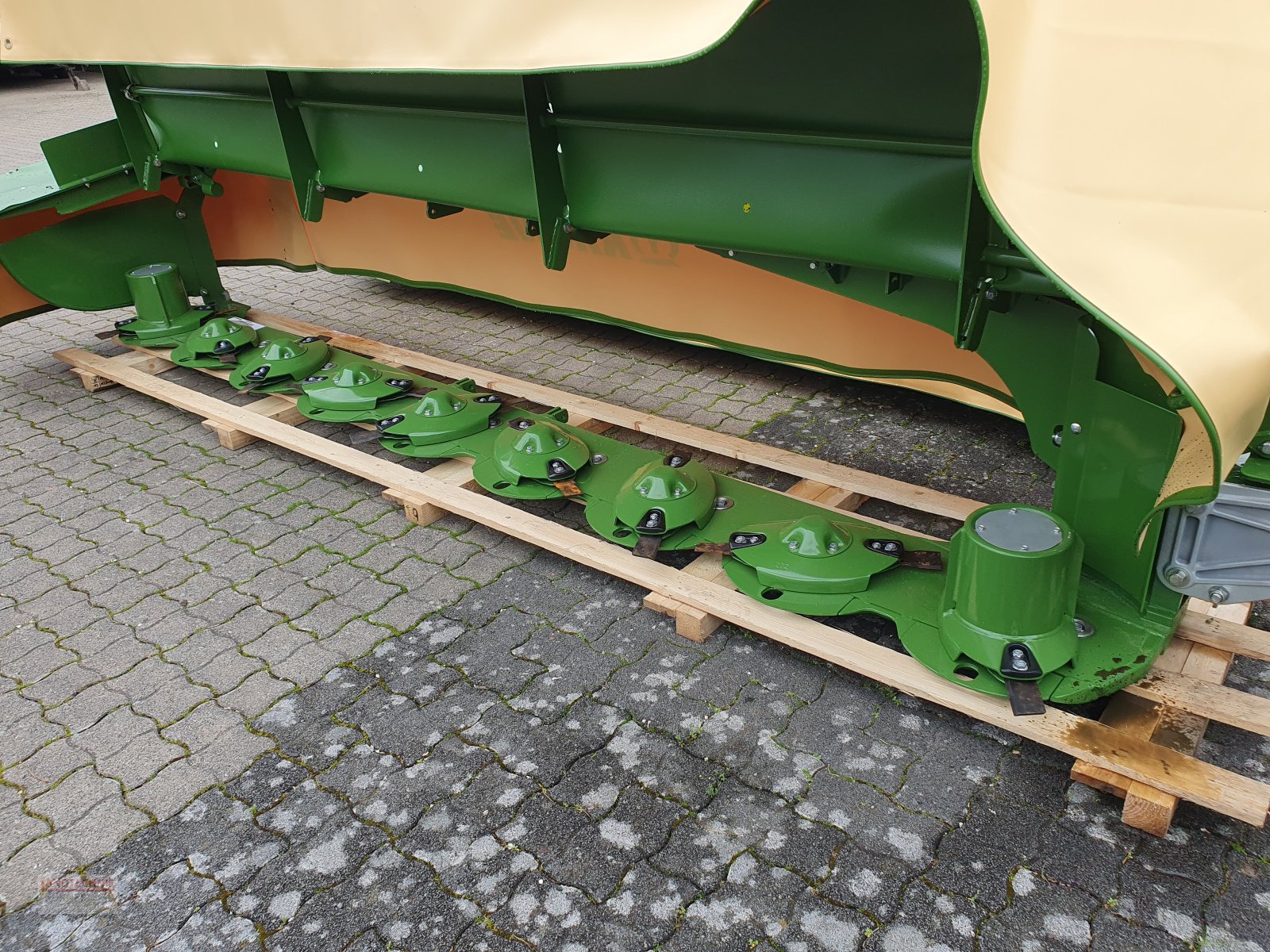 Mähwerk des Typs Krone Active Mow R360, Neumaschine in Kirkel-Altstadt (Bild 5)