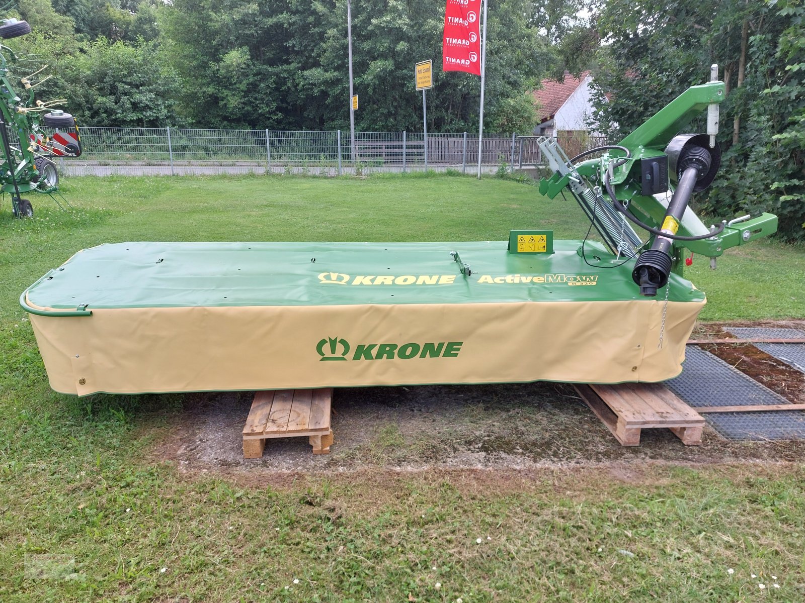 Mähwerk of the type Krone ActiveMow R320, Neumaschine in Eckental (Picture 1)