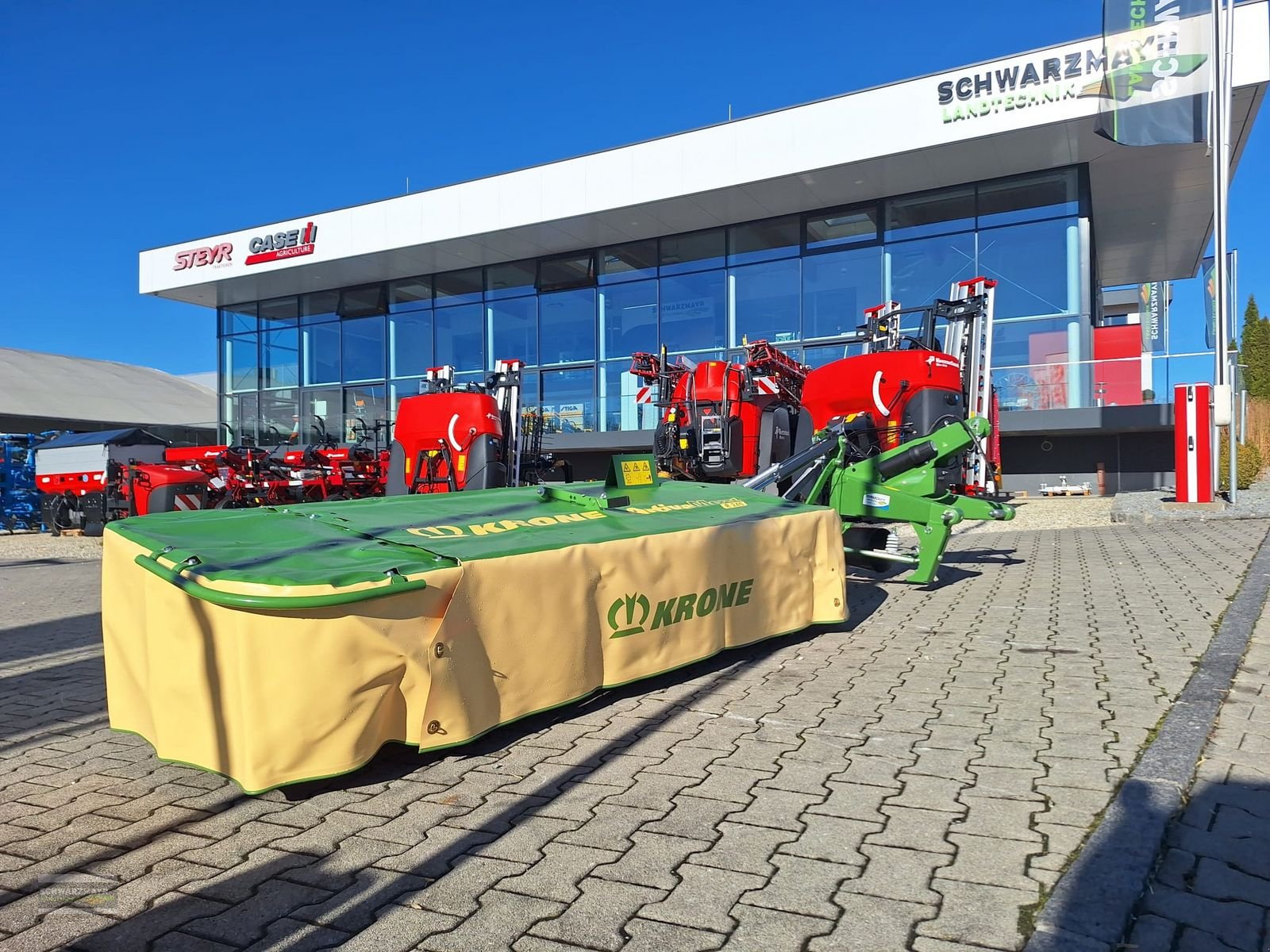 Mähwerk of the type Krone AMR 240, Neumaschine in Aurolzmünster (Picture 1)