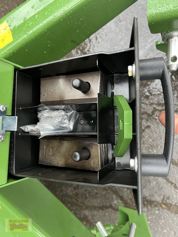 Mähwerk of the type Krone AMR 320, Neumaschine in Kötschach (Picture 10)