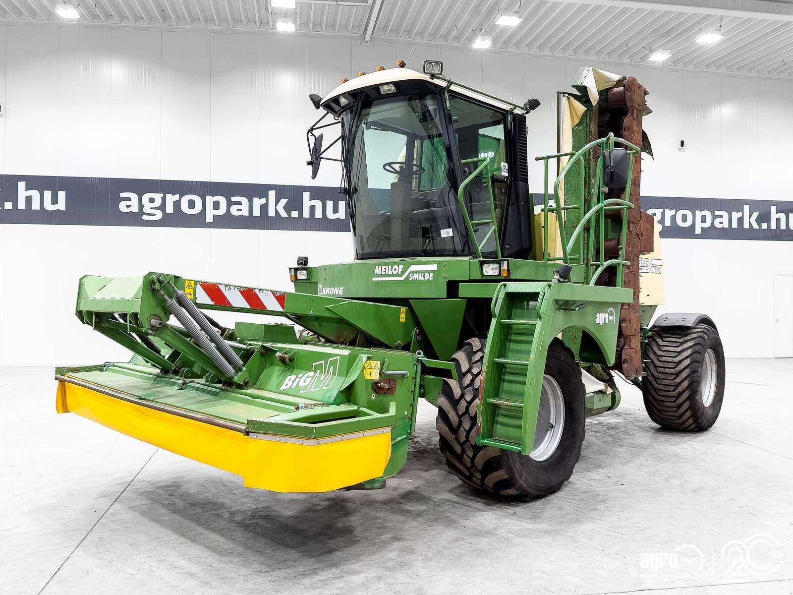Mähwerk des Typs Krone BIG M 419-83 9,1 m working width, air conditioning, 40 km/h hydrostatic transmission, 337 L pump, permanent all-wheel drive, Gebrauchtmaschine in Csengele (Bild 1)