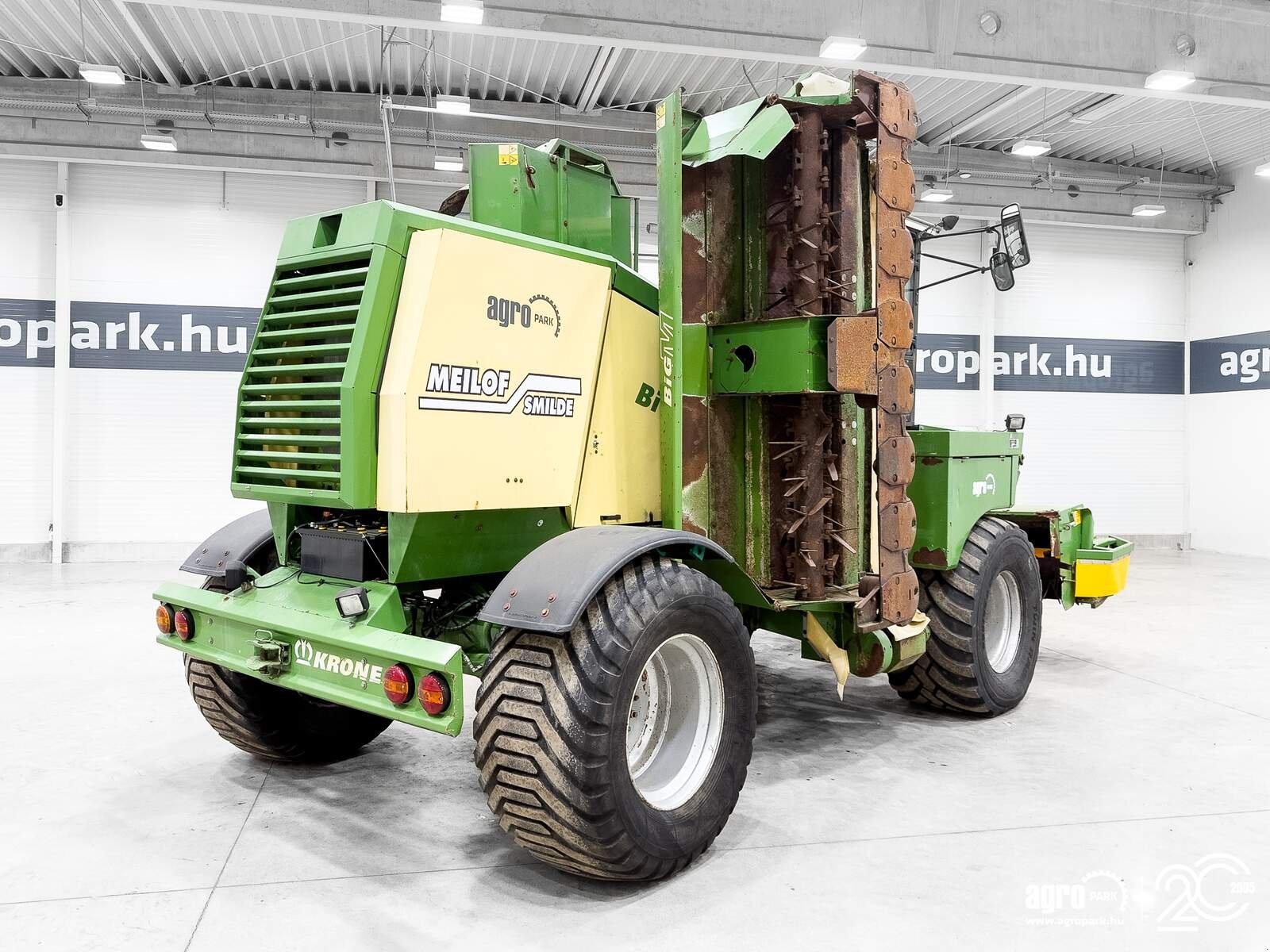 Mähwerk des Typs Krone BIG M 419-83 9,1 m working width, air conditioning, 40 km/h hydrostatic transmission, 337 L pump, permanent all-wheel drive, Gebrauchtmaschine in Csengele (Bild 3)
