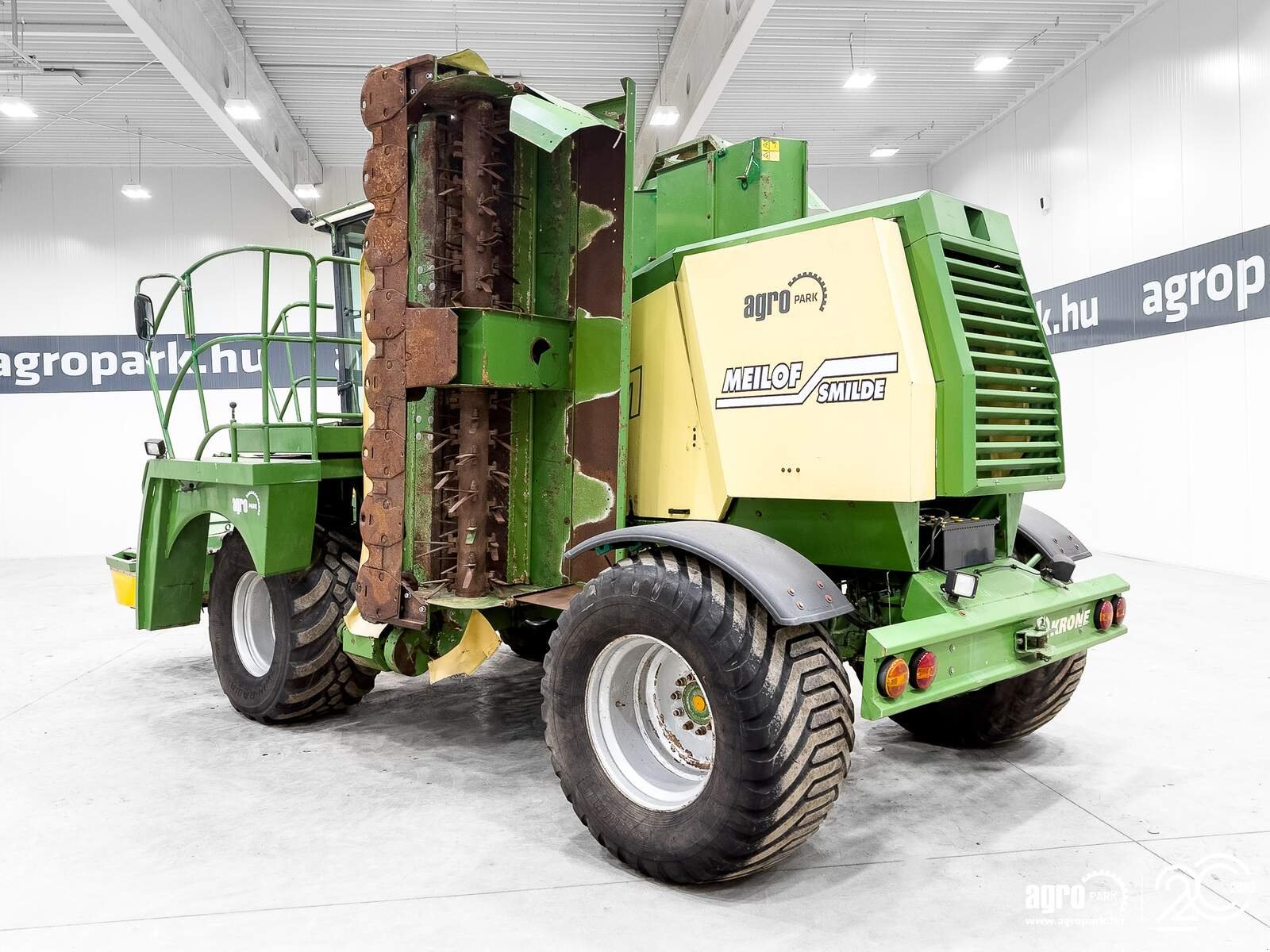 Mähwerk des Typs Krone BIG M 419-83 9,1 m working width, air conditioning, 40 km/h hydrostatic transmission, 337 L pump, permanent all-wheel drive, Gebrauchtmaschine in Csengele (Bild 4)