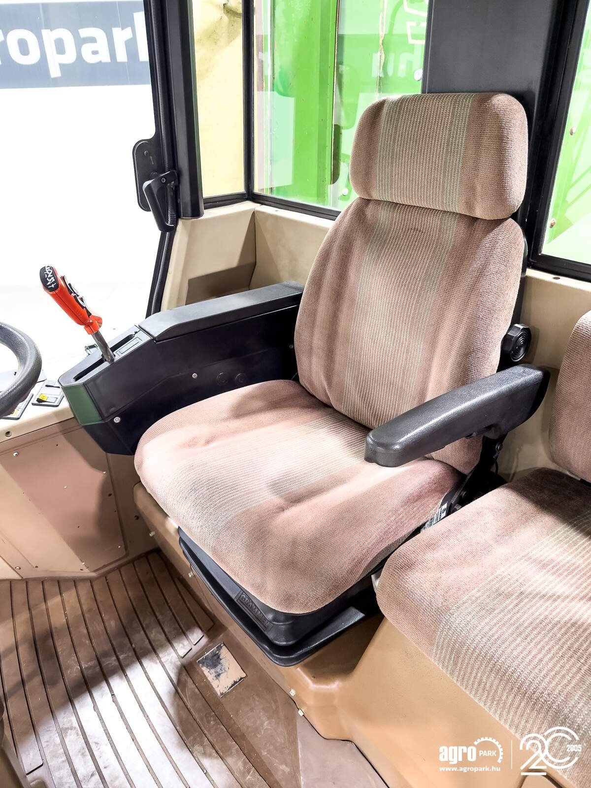 Mähwerk des Typs Krone BIG M 419-83 9,1 m working width, air conditioning, 40 km/h hydrostatic transmission, 337 L pump, permanent all-wheel drive, Gebrauchtmaschine in Csengele (Bild 12)