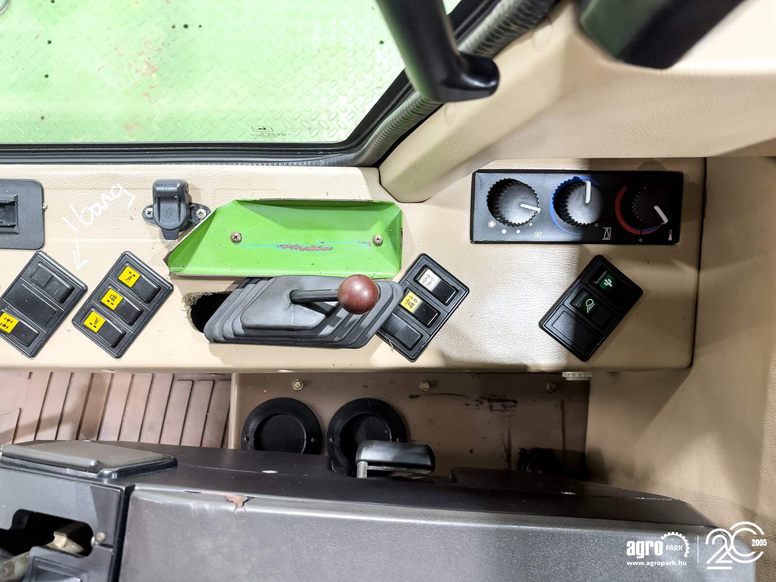 Mähwerk des Typs Krone BIG M 419-83 9,1 m working width, air conditioning, 40 km/h hydrostatic transmission, 337 L pump, permanent all-wheel drive, Gebrauchtmaschine in Csengele (Bild 15)