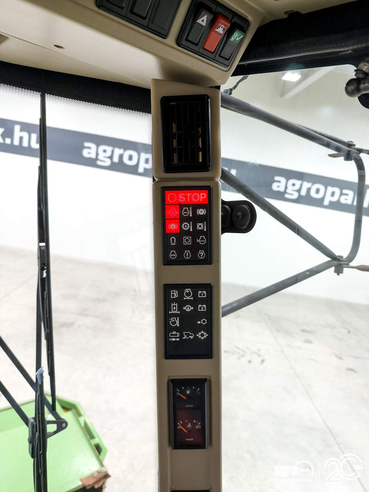 Mähwerk des Typs Krone BIG M 419-83 9,1 m working width, air conditioning, 40 km/h hydrostatic transmission, 337 L pump, permanent all-wheel drive, Gebrauchtmaschine in Csengele (Bild 18)