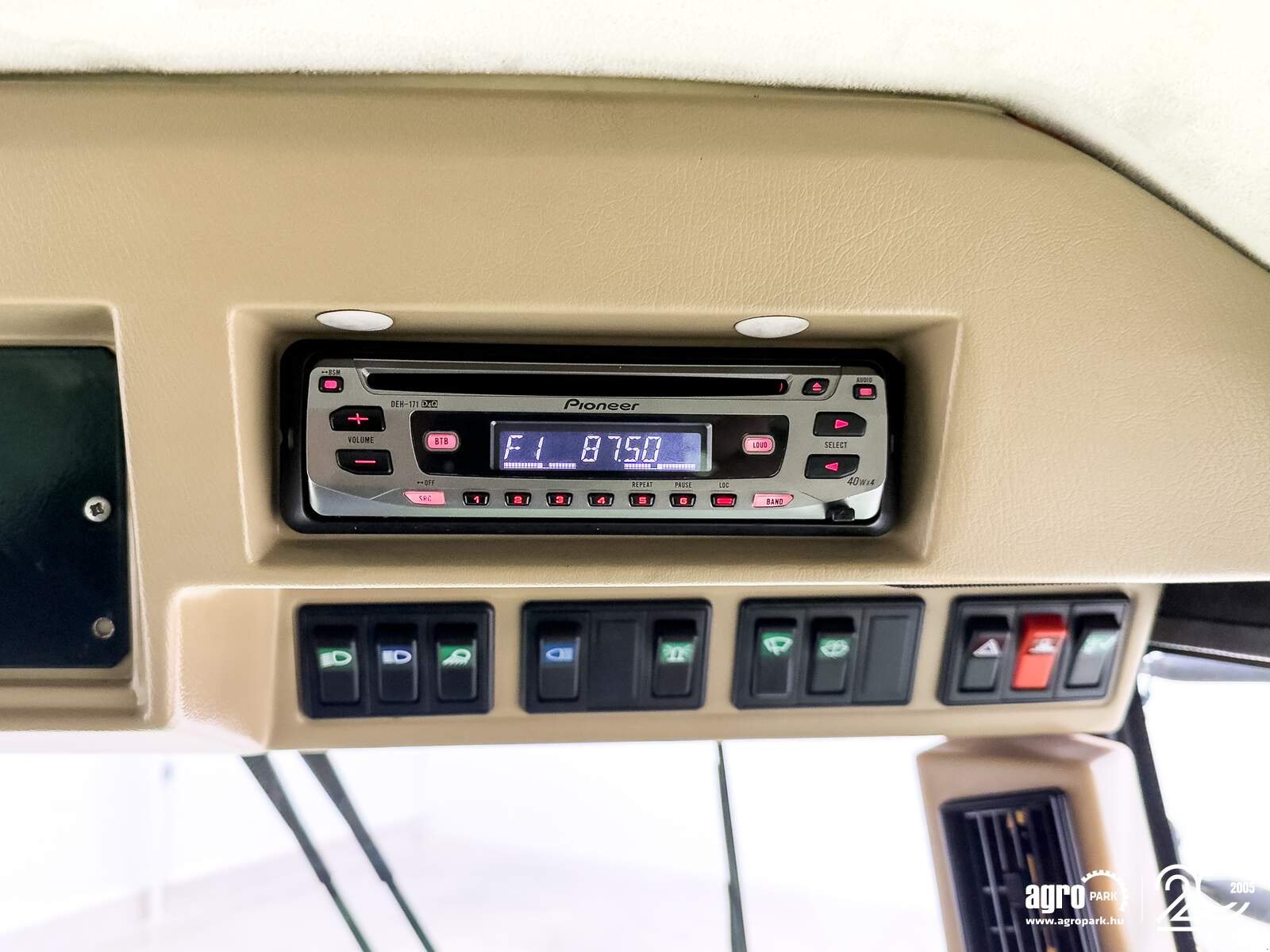 Mähwerk des Typs Krone BIG M 419-83 9,1 m working width, air conditioning, 40 km/h hydrostatic transmission, 337 L pump, permanent all-wheel drive, Gebrauchtmaschine in Csengele (Bild 22)